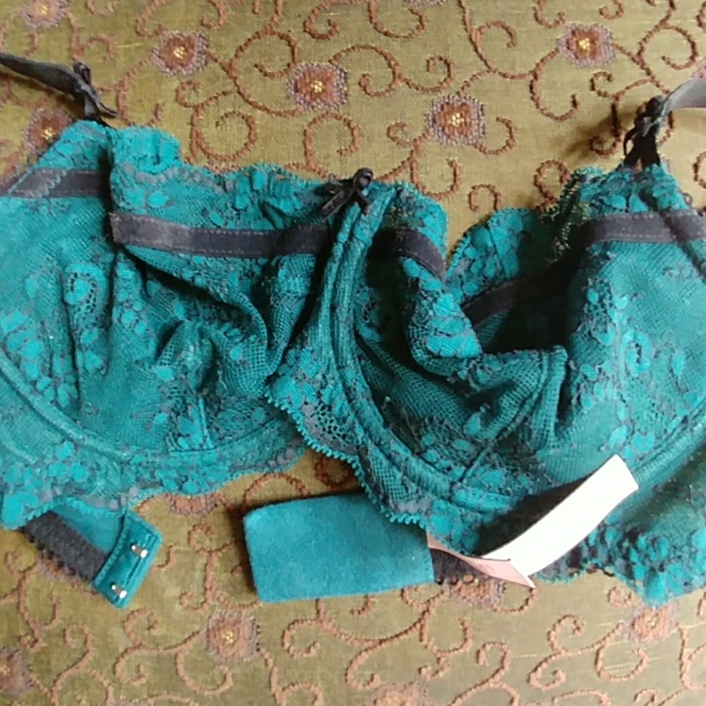 Vs bra